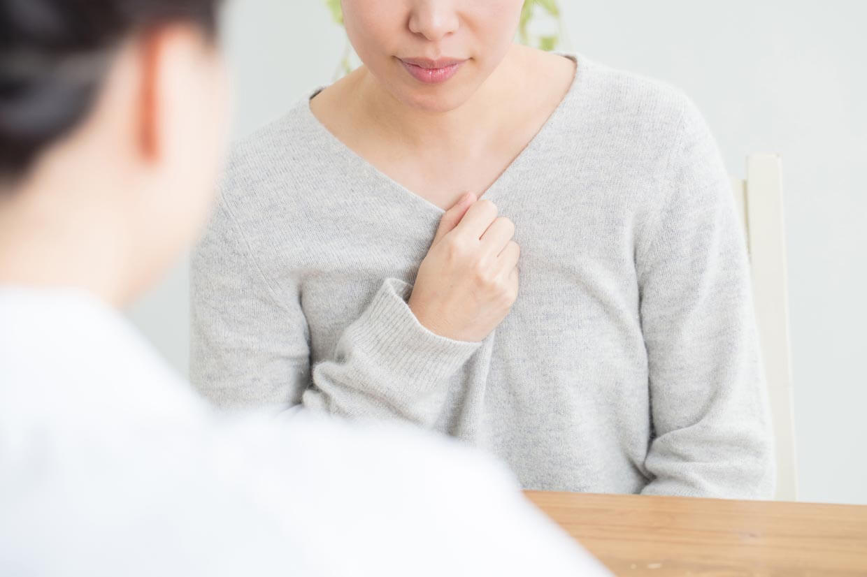 女性の姿